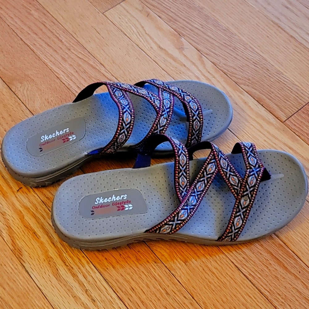 Skechers Sandals 🌼
